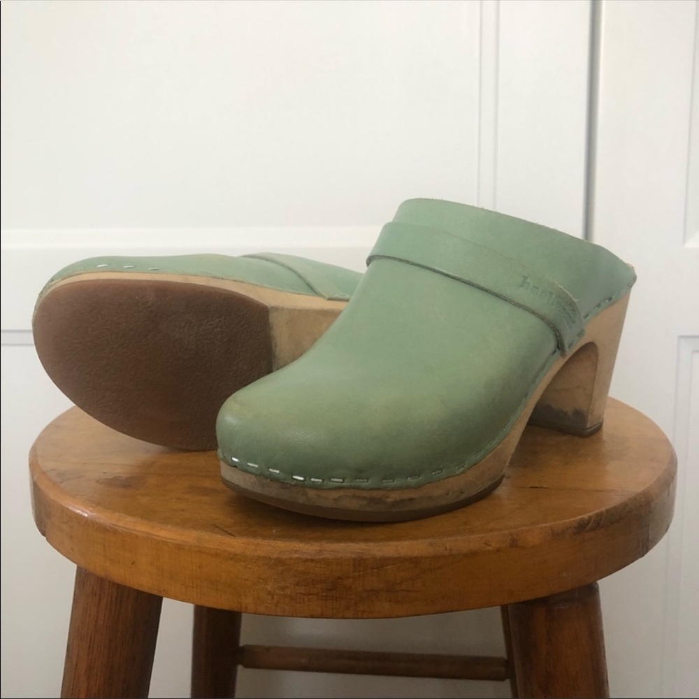 COPY - SWEDISH HABEENS clogs in minty green